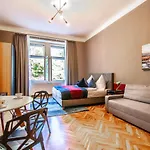 Garden Aparthotel 4*