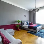 Garden Aparthotel 4*