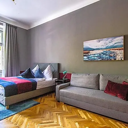 Garden Aparthotel 4*