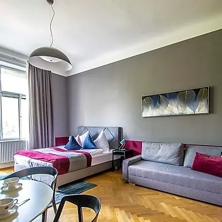 Garden Aparthotel 4*